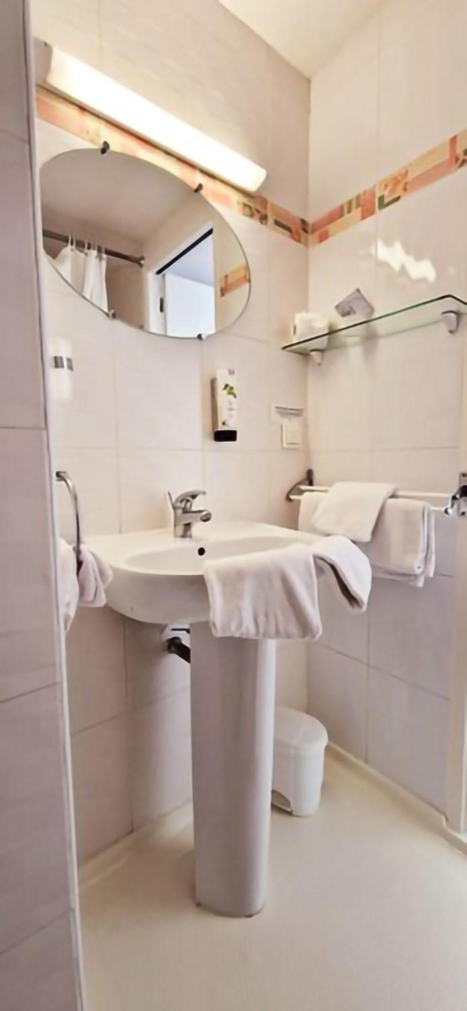 Brit Hotel Essentiel Pontivy Robic Ngoại thất bức ảnh