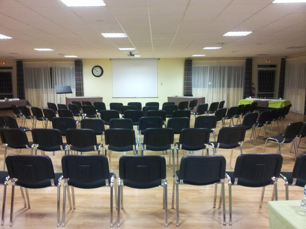 Brit Hotel Essentiel Pontivy Robic Ngoại thất bức ảnh