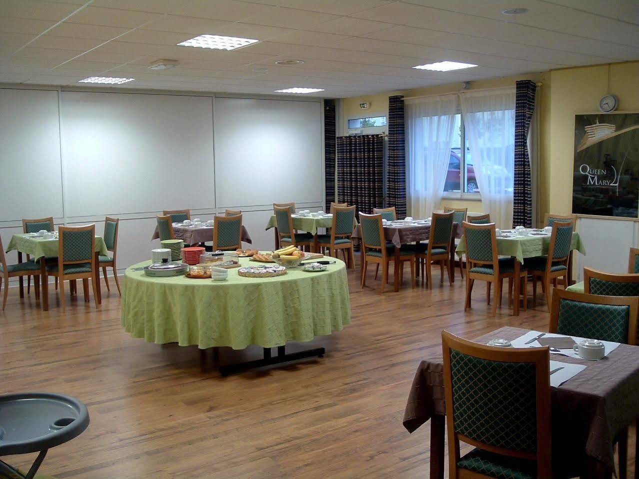 Brit Hotel Essentiel Pontivy Robic Ngoại thất bức ảnh